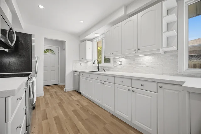 1310 Redbank Crescent, Oakville - photo 10