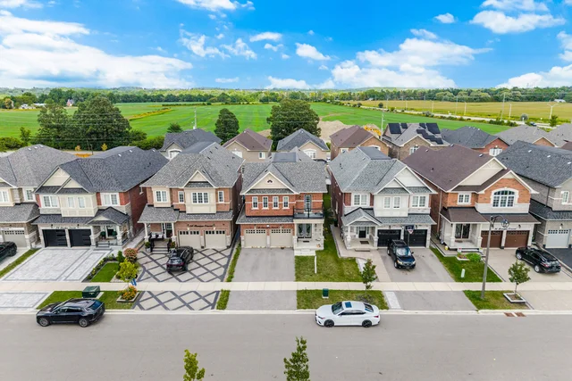 32 Branigan Crescent, Norval - photo 1