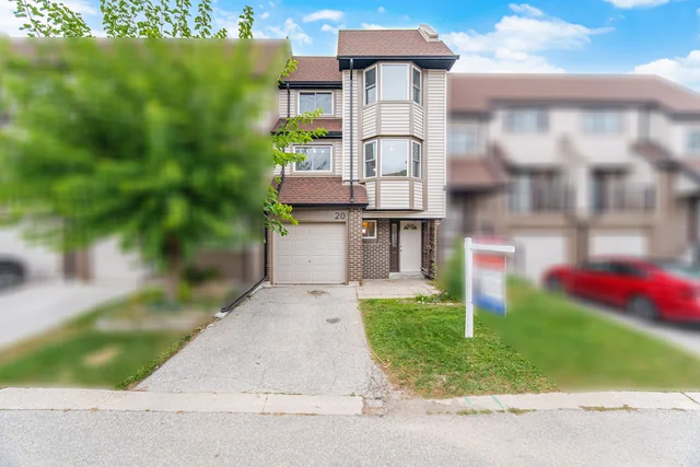 #20-6780 Formentera Avenue, Mississauga - photo 2
