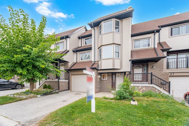 #20-6780 Formentera Avenue, Mississauga - photo 4