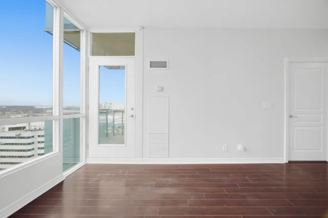 #2008-220 Burnhamthorpe Road West, Mississauga - photo 18