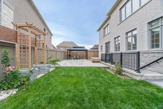 7 Anatolia Street, Brampton - photo 115