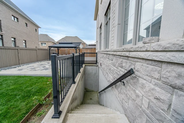 7 Anatolia Street, Brampton - photo 118