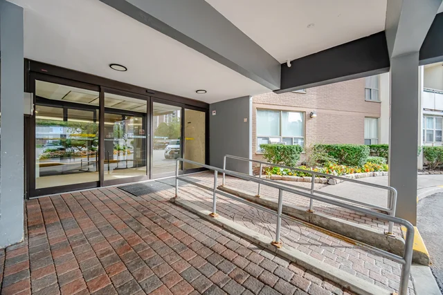60 Pavane Linkway #1416, North York - photo 3