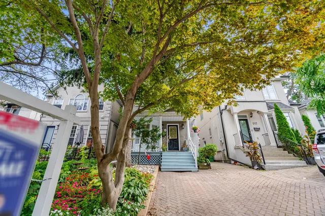 219 Broadway Avenue, Toronto - photo 3