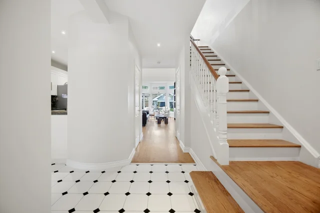 219 Broadway Avenue, Toronto - photo 10