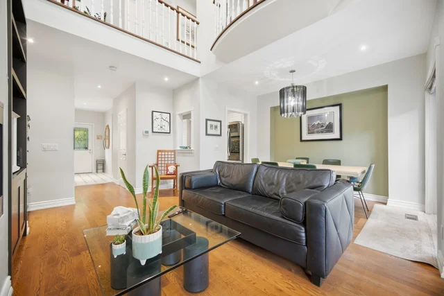 219 Broadway Avenue, Toronto - photo 15