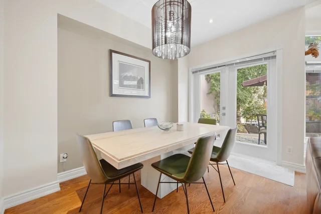 219 Broadway Avenue, Toronto - photo 17