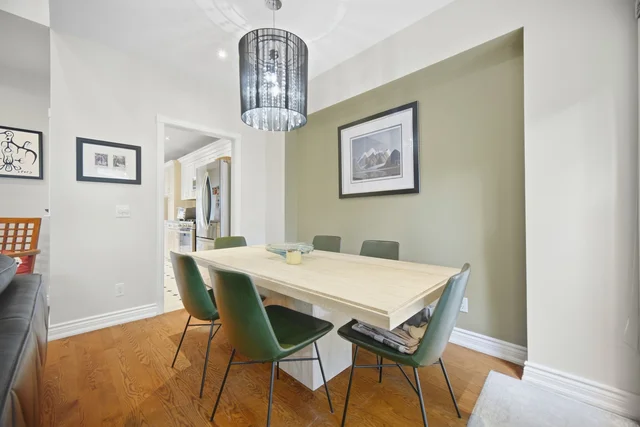 219 Broadway Avenue, Toronto - photo 18