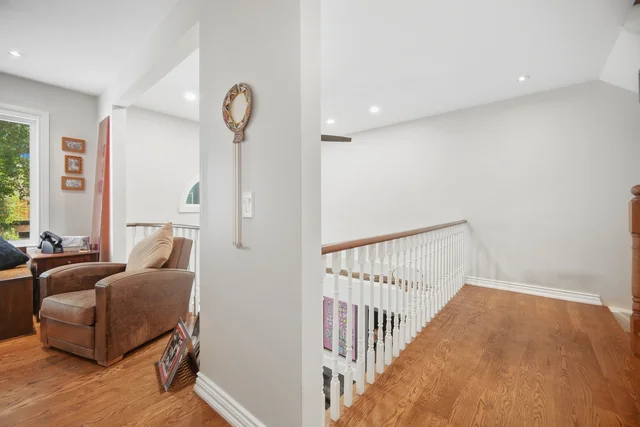 219 Broadway Avenue, Toronto - photo 36