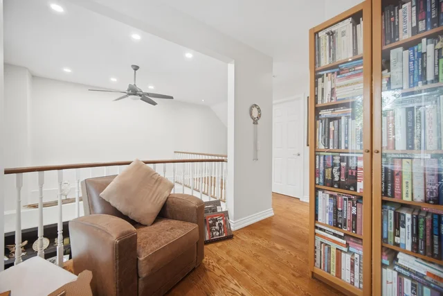 219 Broadway Avenue, Toronto - photo 38
