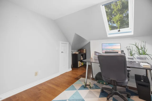 219 Broadway Avenue, Toronto - photo 47