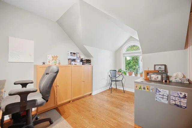 219 Broadway Avenue, Toronto - photo 49