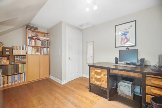 219 Broadway Avenue, Toronto - photo 52
