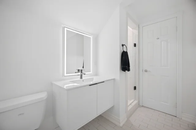 219 Broadway Avenue, Toronto - photo 54