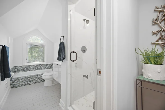 219 Broadway Avenue, Toronto - photo 55