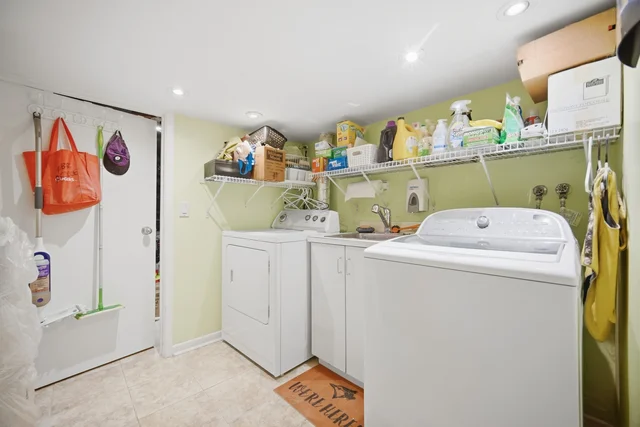219 Broadway Avenue, Toronto - photo 66