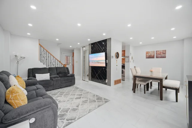 13 Dalzell Avenue, Brampton - photo 11