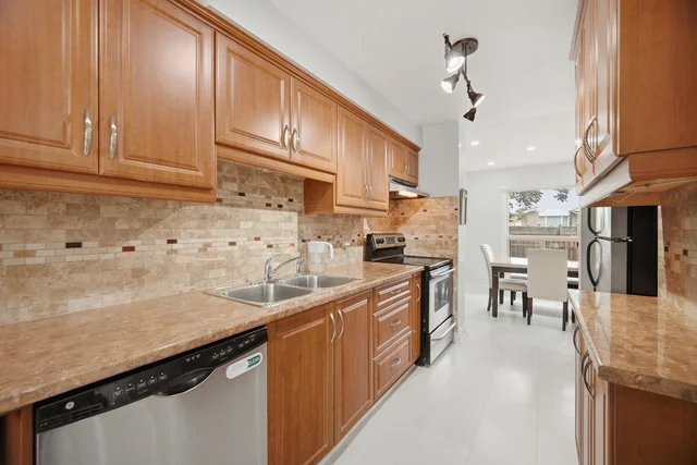 13 Dalzell Avenue, Brampton - photo 16