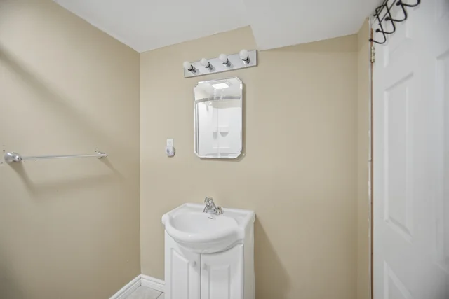 13 Dalzell Avenue, Brampton - photo 38