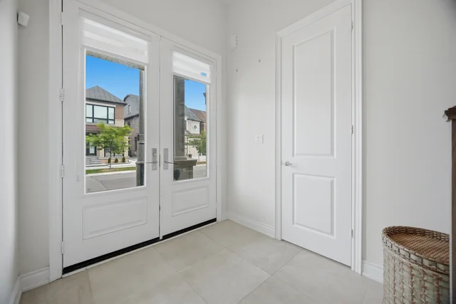 1400 Yellow Rose Circle, Oakville - photo 5