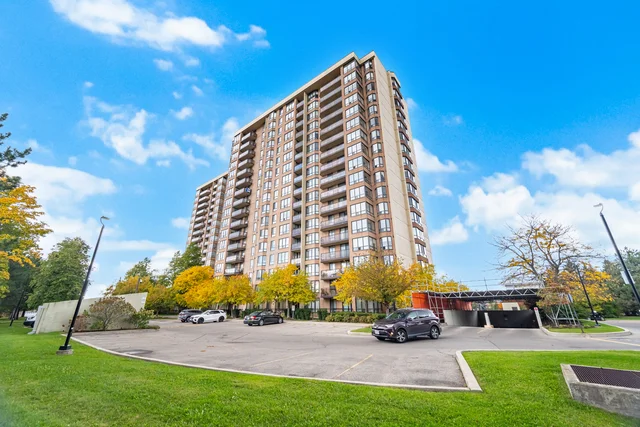 #1511-20 Cherrytree Drive, Brampton - photo 2