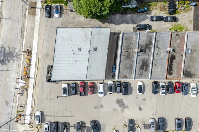 1169 Lakeshore Road East, Mississauga - photo 2