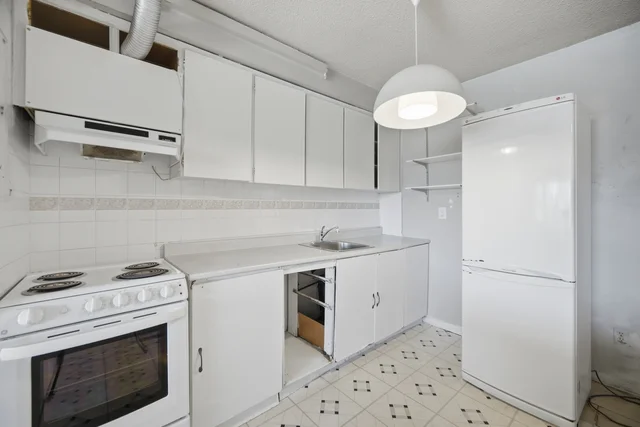 1169 Lakeshore Road East, Mississauga - photo 16
