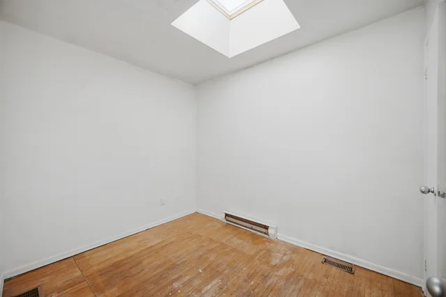 1169 Lakeshore Road East, Mississauga - photo 24