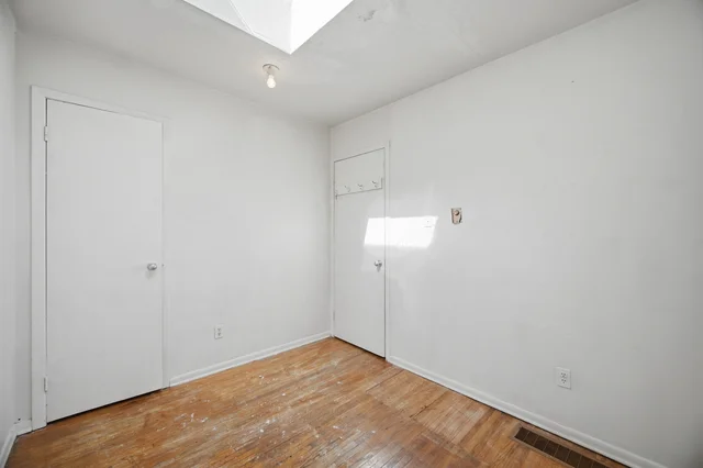 1169 Lakeshore Road East, Mississauga - photo 25
