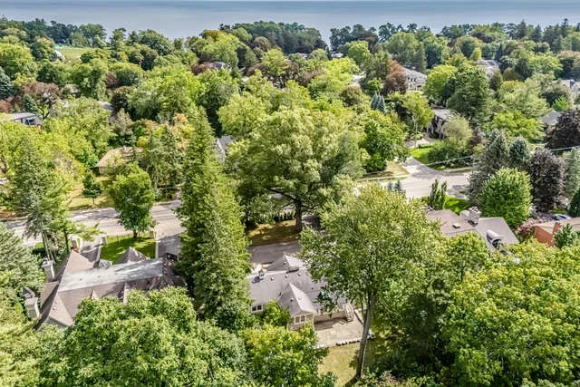 1037 Lakeshore Road West, Oakville - photo 8