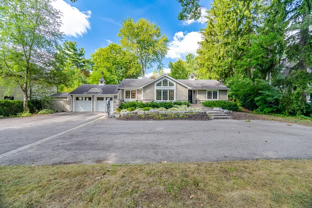 1037 Lakeshore Road West, Oakville - photo 13