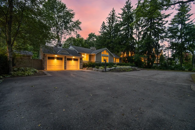 1037 Lakeshore Road West, Oakville - photo 14