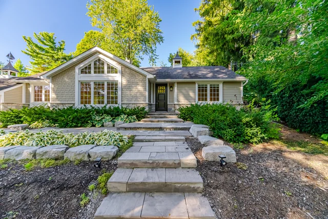 1037 Lakeshore Road West, Oakville - photo 20