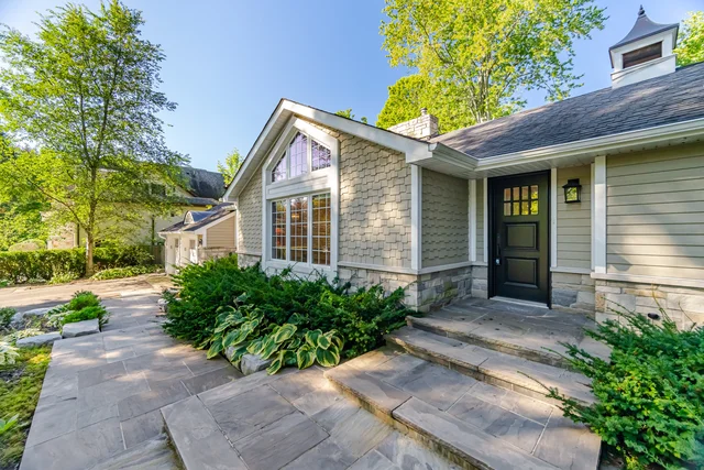 1037 Lakeshore Road West, Oakville - photo 21