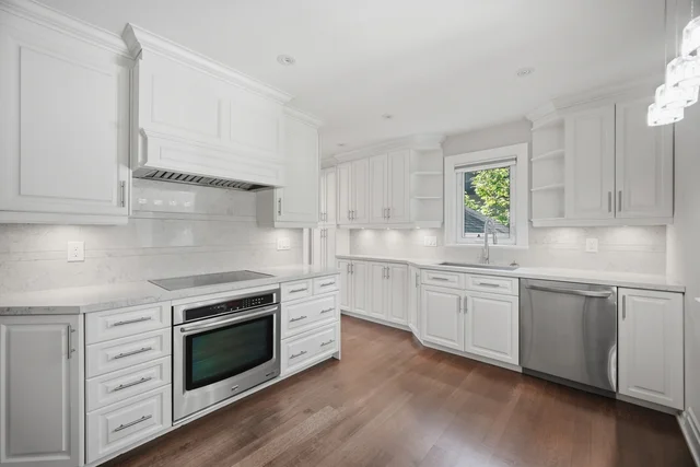 1037 Lakeshore Road West, Oakville - photo 32