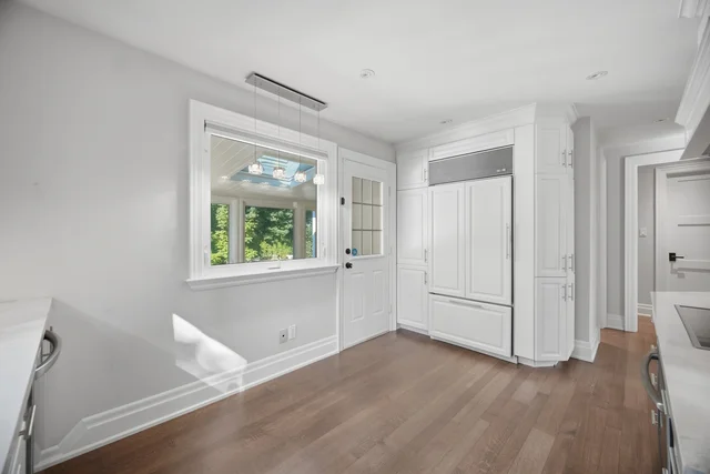 1037 Lakeshore Road West, Oakville - photo 33