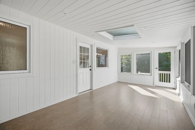 1037 Lakeshore Road West, Oakville - photo 36