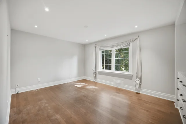 1037 Lakeshore Road West, Oakville - photo 47