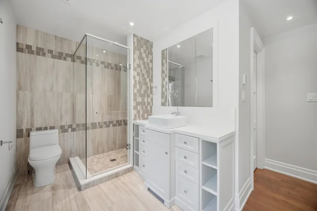 1037 Lakeshore Road West, Oakville - photo 49