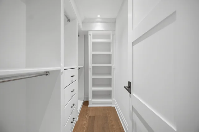 1037 Lakeshore Road West, Oakville - photo 50