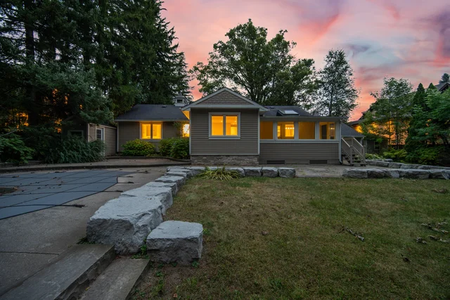 1037 Lakeshore Road West, Oakville - photo 82