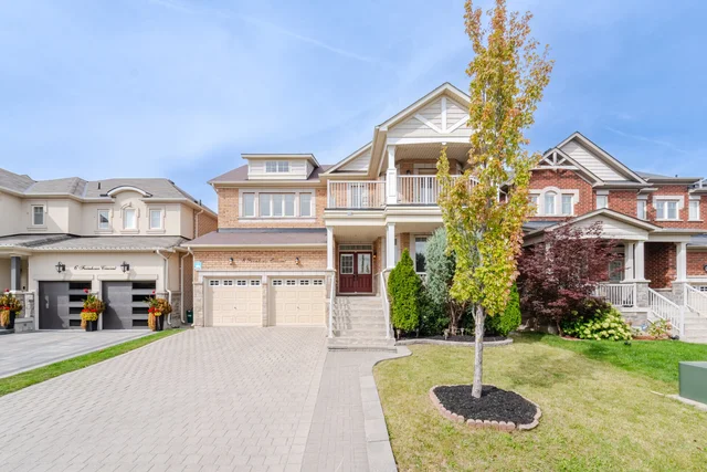 8 Farmhouse Crescent, Richmond Hill - photo 1