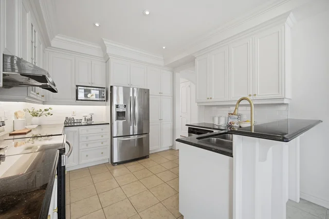 8 Farmhouse Crescent, Richmond Hill - photo 13
