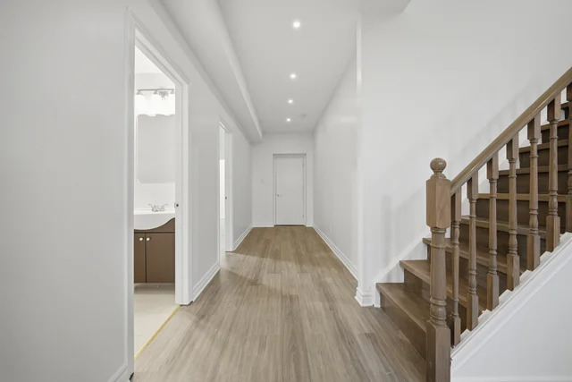 8 Farmhouse Crescent, Richmond Hill - photo 59