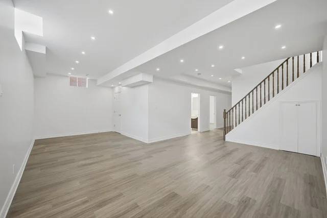 8 Farmhouse Crescent, Richmond Hill - photo 60