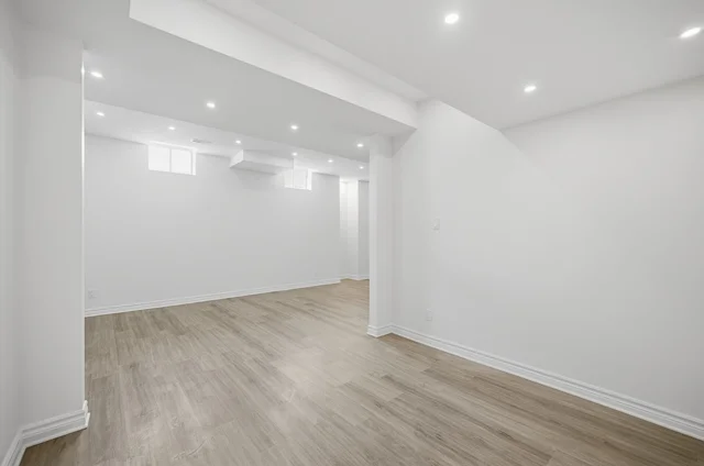 8 Farmhouse Crescent, Richmond Hill - photo 68
