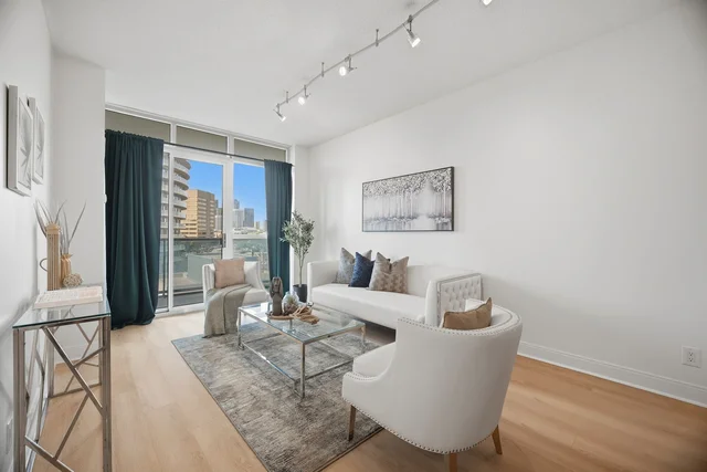 #607-80 Absolute Avenue, Mississauga - photo 22