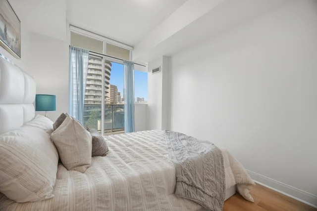 #607-80 Absolute Avenue, Mississauga - photo 27