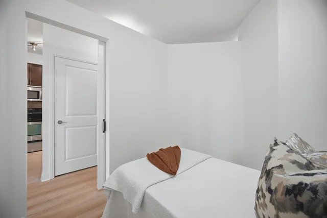 #607-80 Absolute Avenue, Mississauga - photo 33